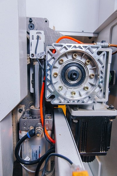 Форматно-раскроечный центр с ЧПУ Filato. Модель HP 330C