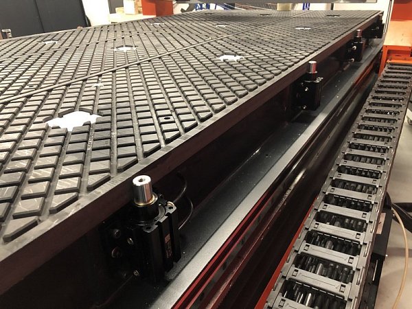 Фрезерно-гравировальный станок с ЧПУ Filato ST 1325 ATV-L