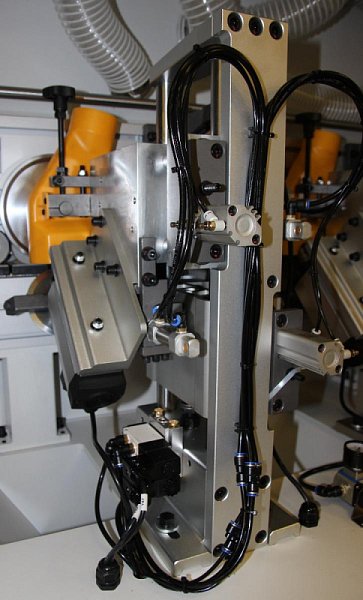 Кромкооблицовочный станок Filato 8001UHQLMS-2 серии INDUSTRIAL с возвратным конвейером