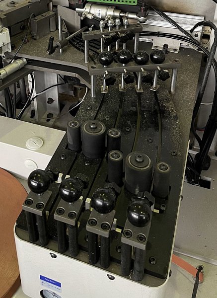 Кромкооблицовочный станок Filato 8001UHQLMS-2 серии INDUSTRIAL с возвратным конвейером