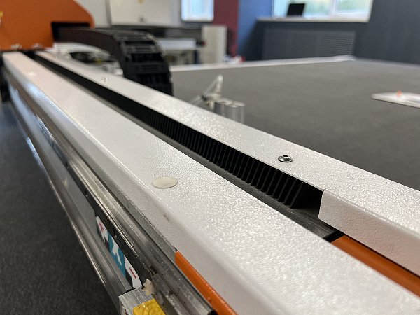 Многофункциональный планшетно-режущий плоттер Filato DIGICUT 1610 BF