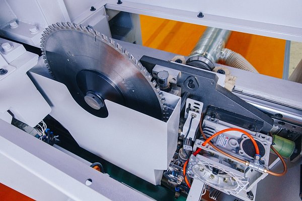 Форматно-раскроечный центр с ЧПУ Filato. Модель HP 330C