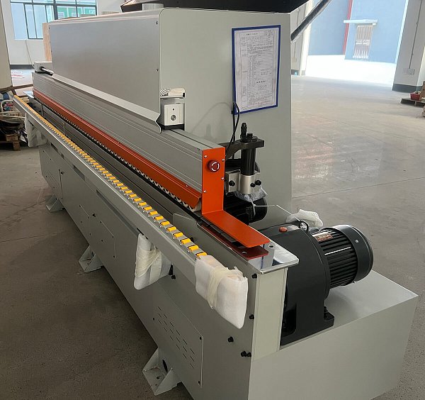 Автоматический кромкооблицовочный станок Filato Optima 424PW