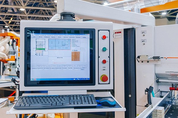 Форматно-раскроечный центр с ЧПУ Filato. Модель HP 330C