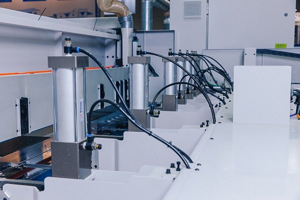 Форматно-раскроечный центр с ЧПУ Filato. Модель HP 330C