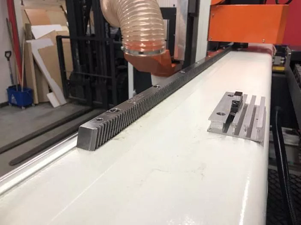 Фрезерный станок с ЧПУ для технологии Нестинг FILATO EasyNEST M-BH