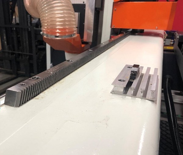 Обрабатывающий центр с ЧПУ Filato NESTLINE 2030R