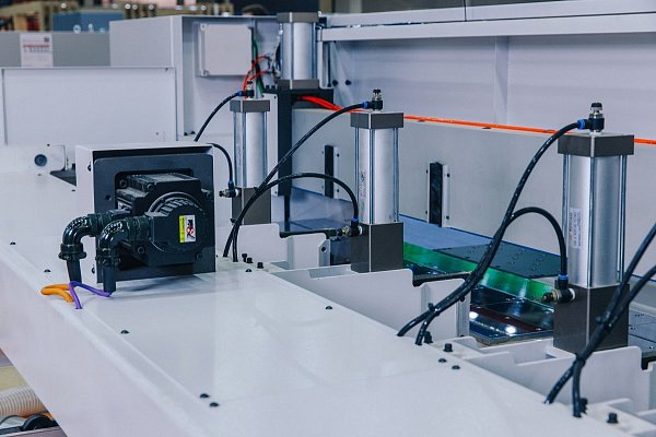 Форматно-раскроечный центр с ЧПУ Filato. Модель HP 330C