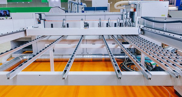 Форматно-раскроечный центр с ЧПУ Filato. Модель HP 330C